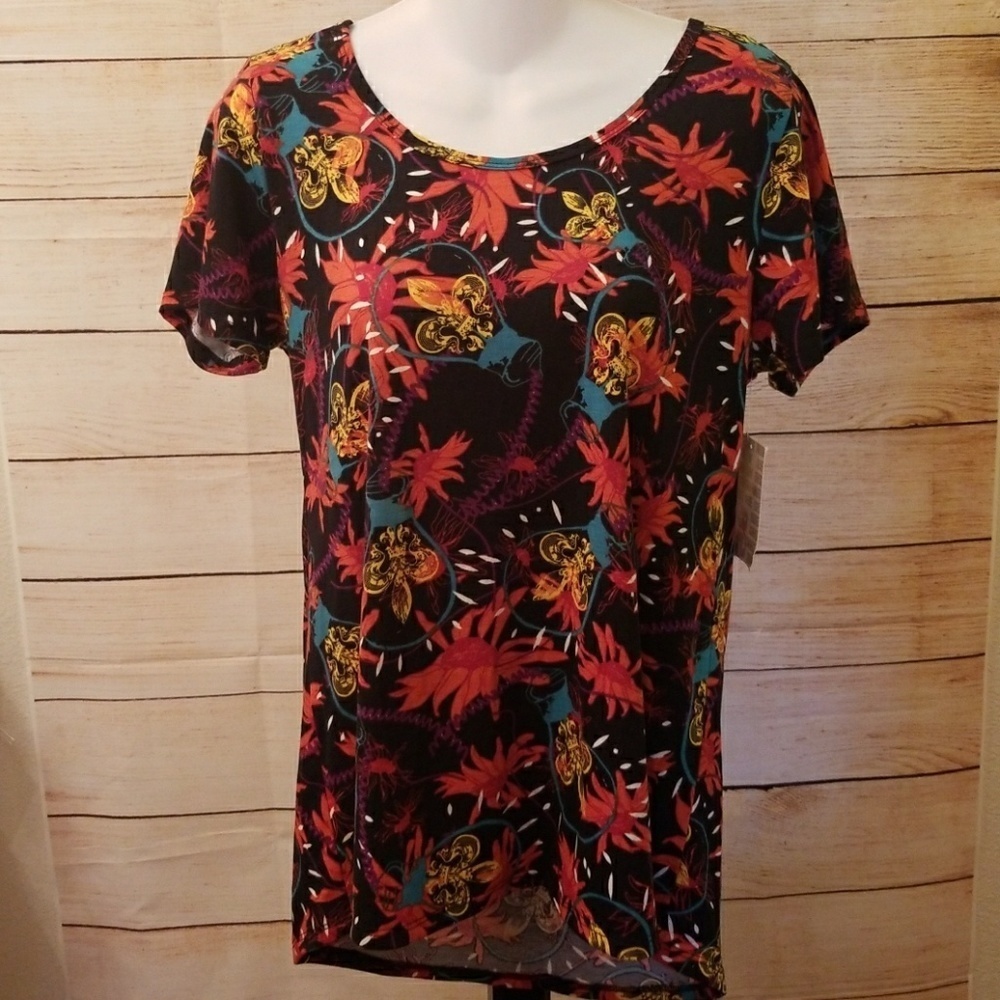NWT LulaRoe classic tee shirt lightbulb sz Small